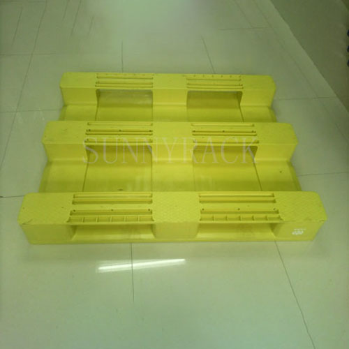 plastic pallet