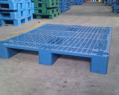 plastic pallet