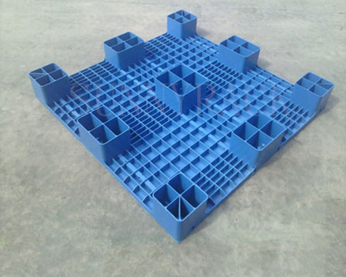 plastic pallet